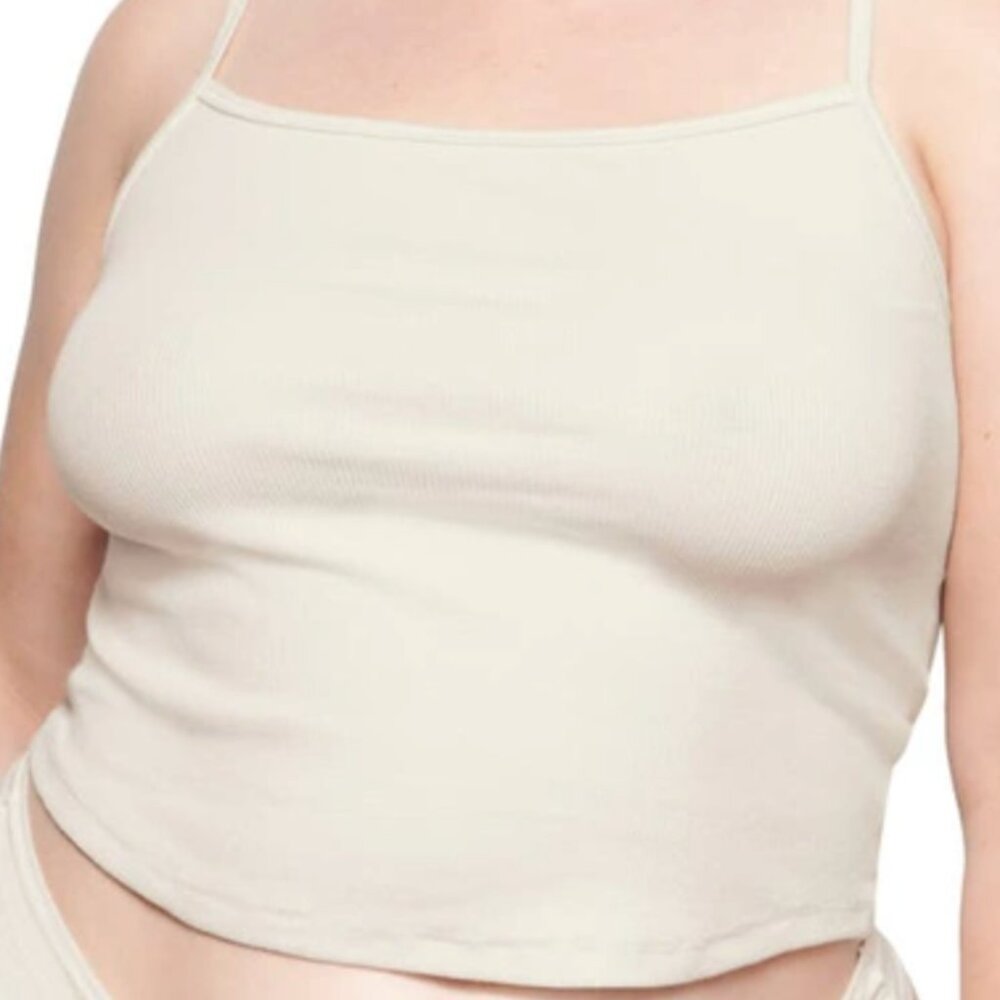 1299. NWT SKIMS Cami (bone) (3x)